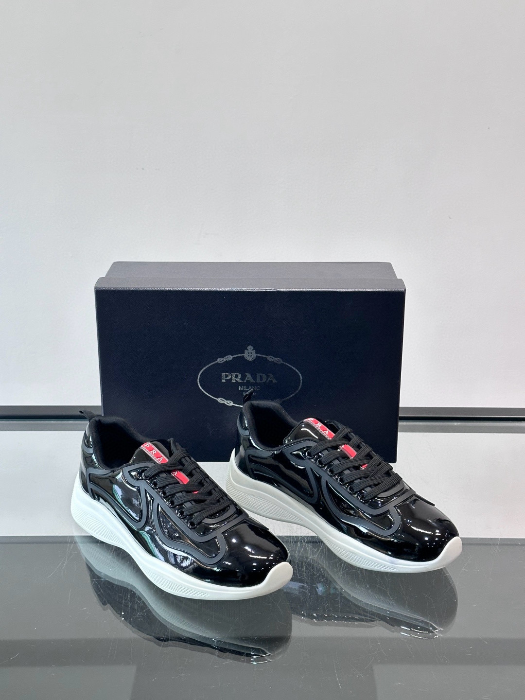 프라다 Prada 스니커즈