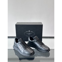 프라다 Prada 스니커즈 Black
