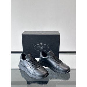 프라다 Prada 스니커즈 Black