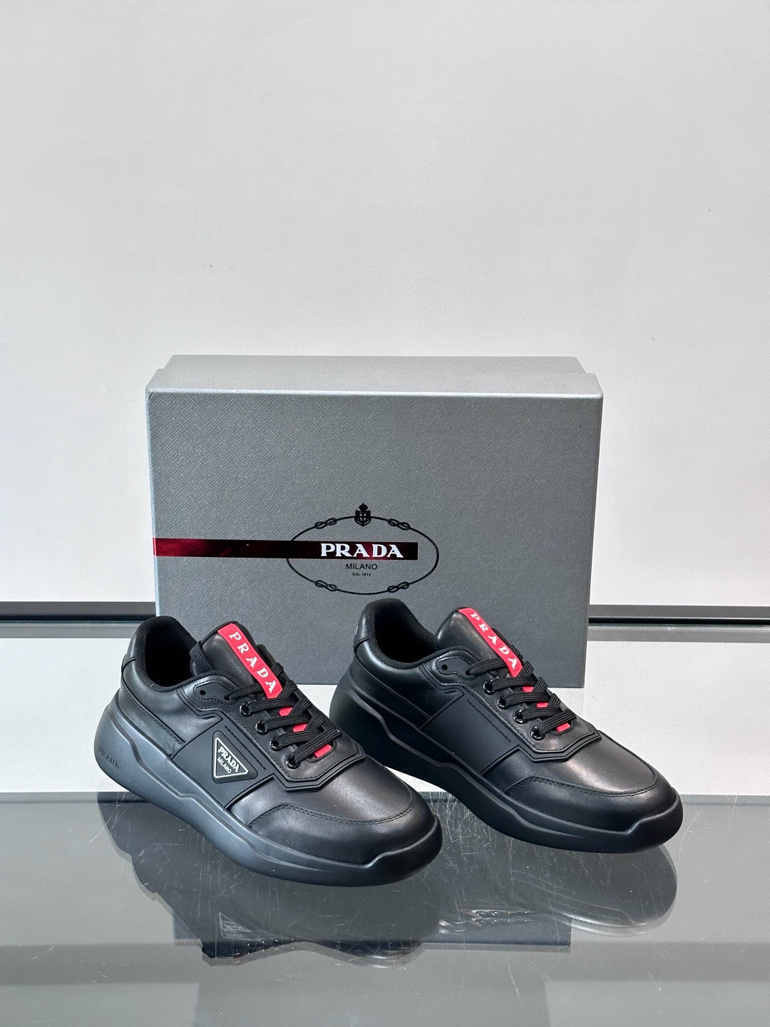 프라다 Prada 스니커즈