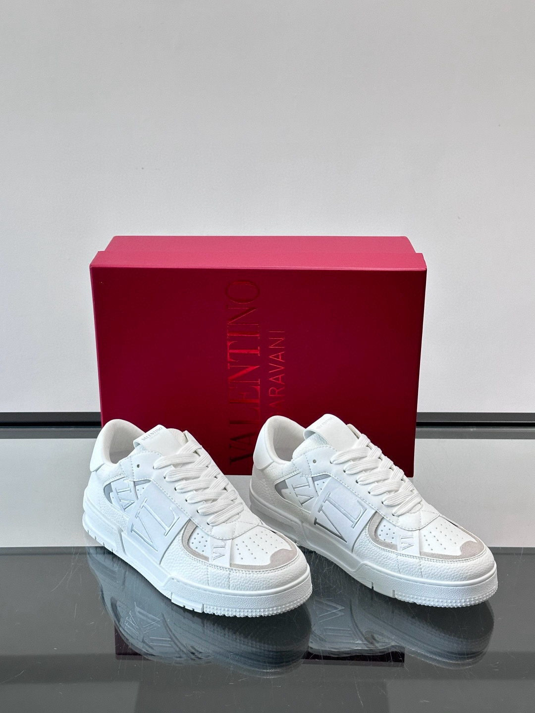 발렌티노 Valentino 스니커즈