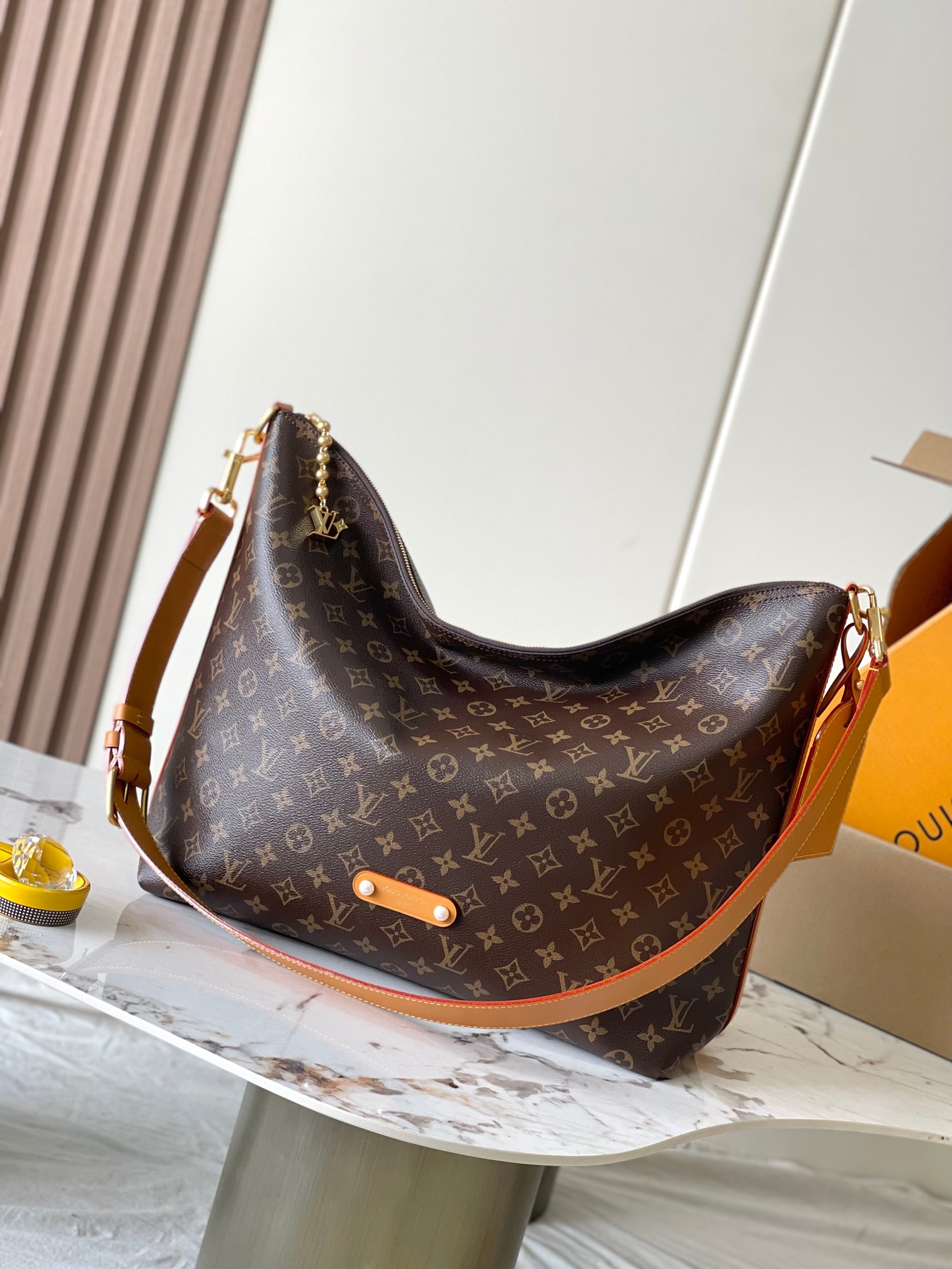 루이비통 Louis Vuitton Vagabond Hobo M14018