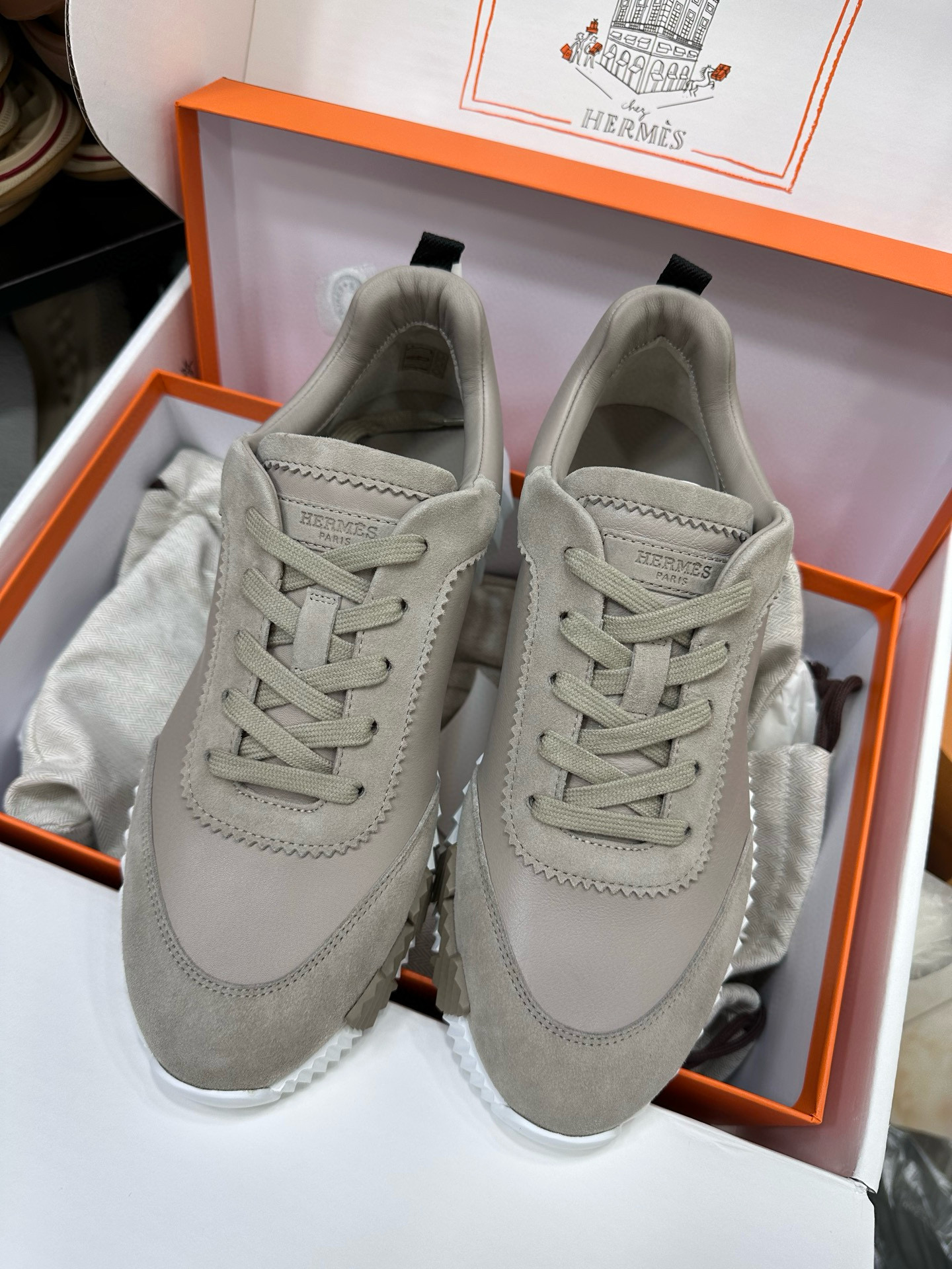 에르메스 Hermes Bouncing 스니커즈 Pebble Beige