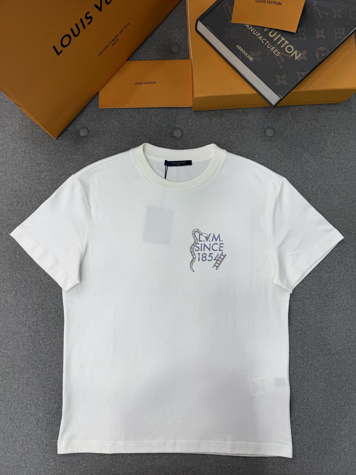 루이비통 Louis Vuitton 반팔 티셔츠