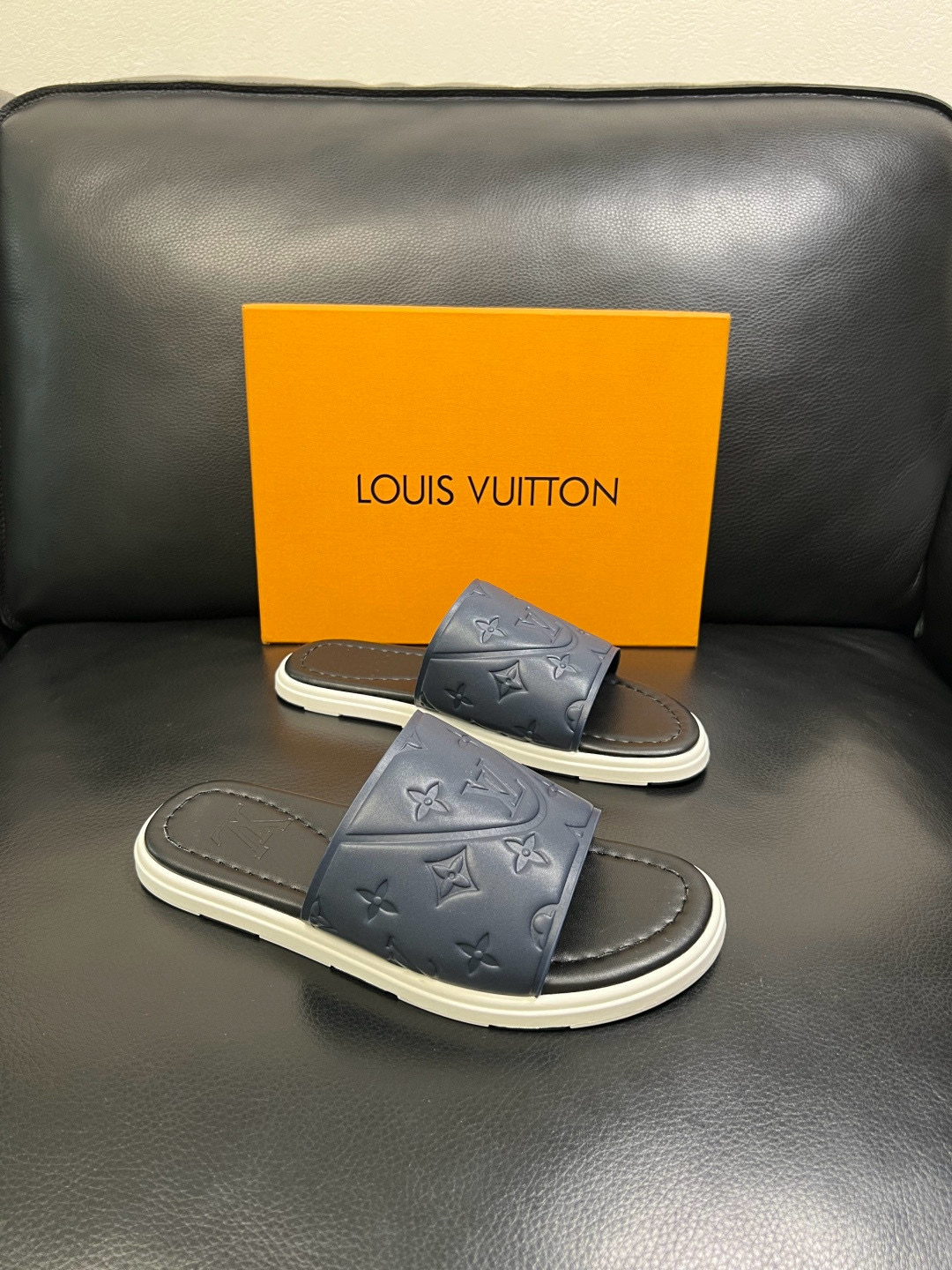 루이비통 Louis Vuitton 슬리퍼