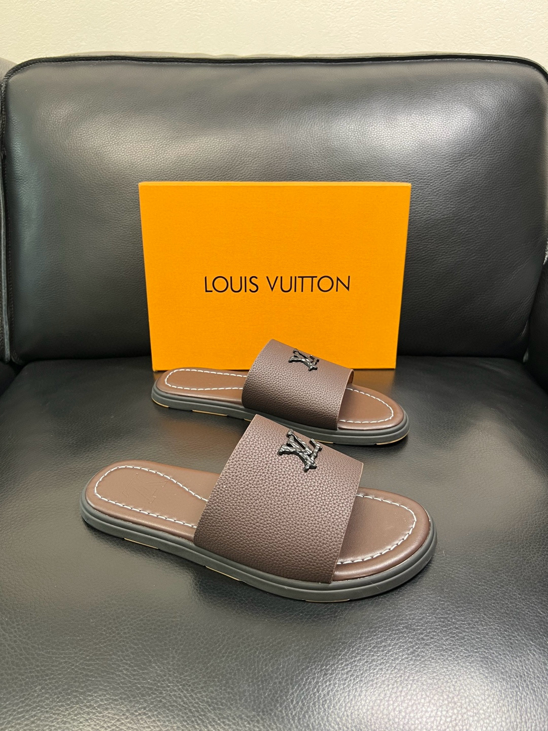 루이비통 Louis Vuitton 슬리퍼