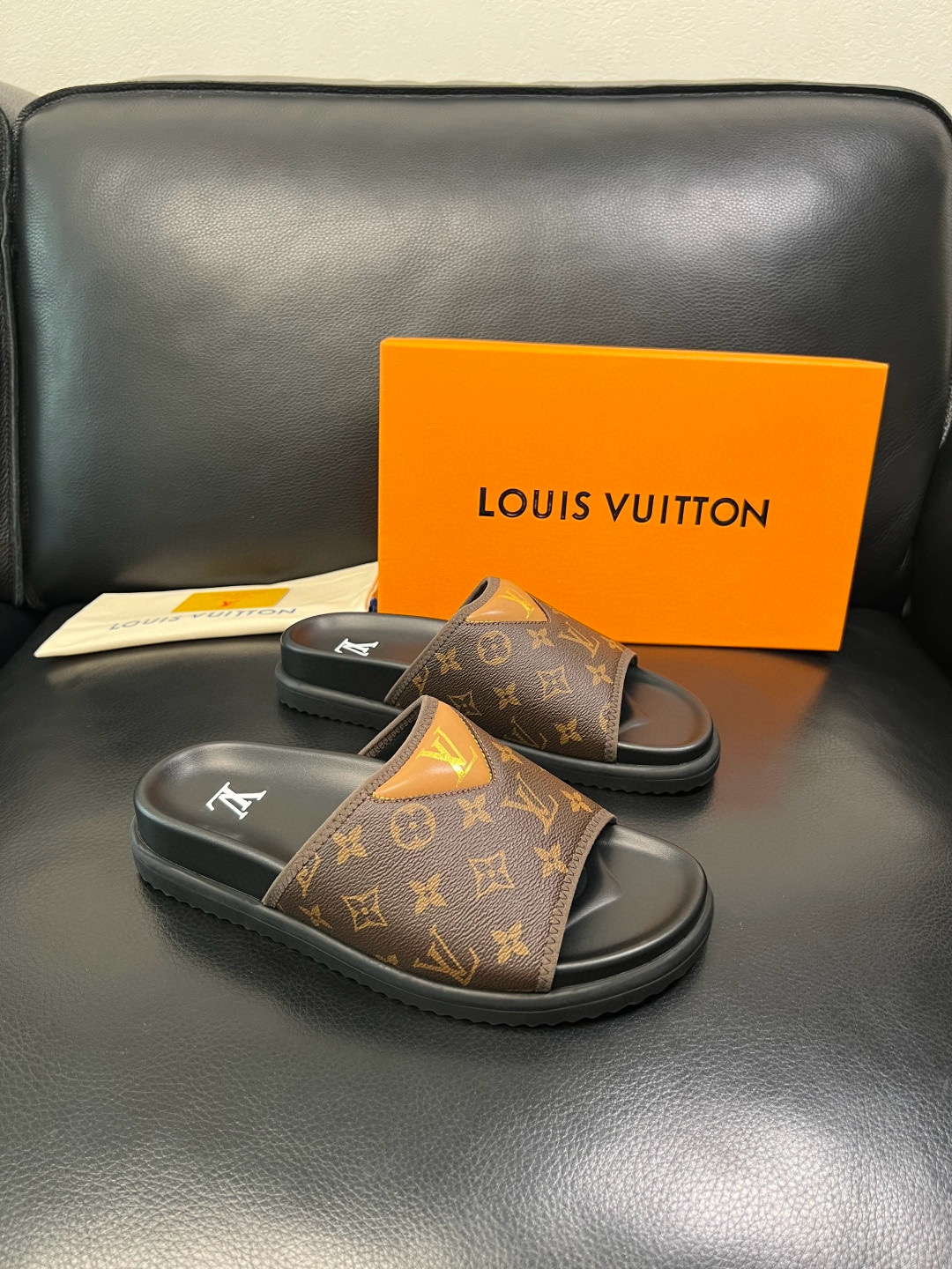 루이비통 Louis Vuitton 슬리퍼