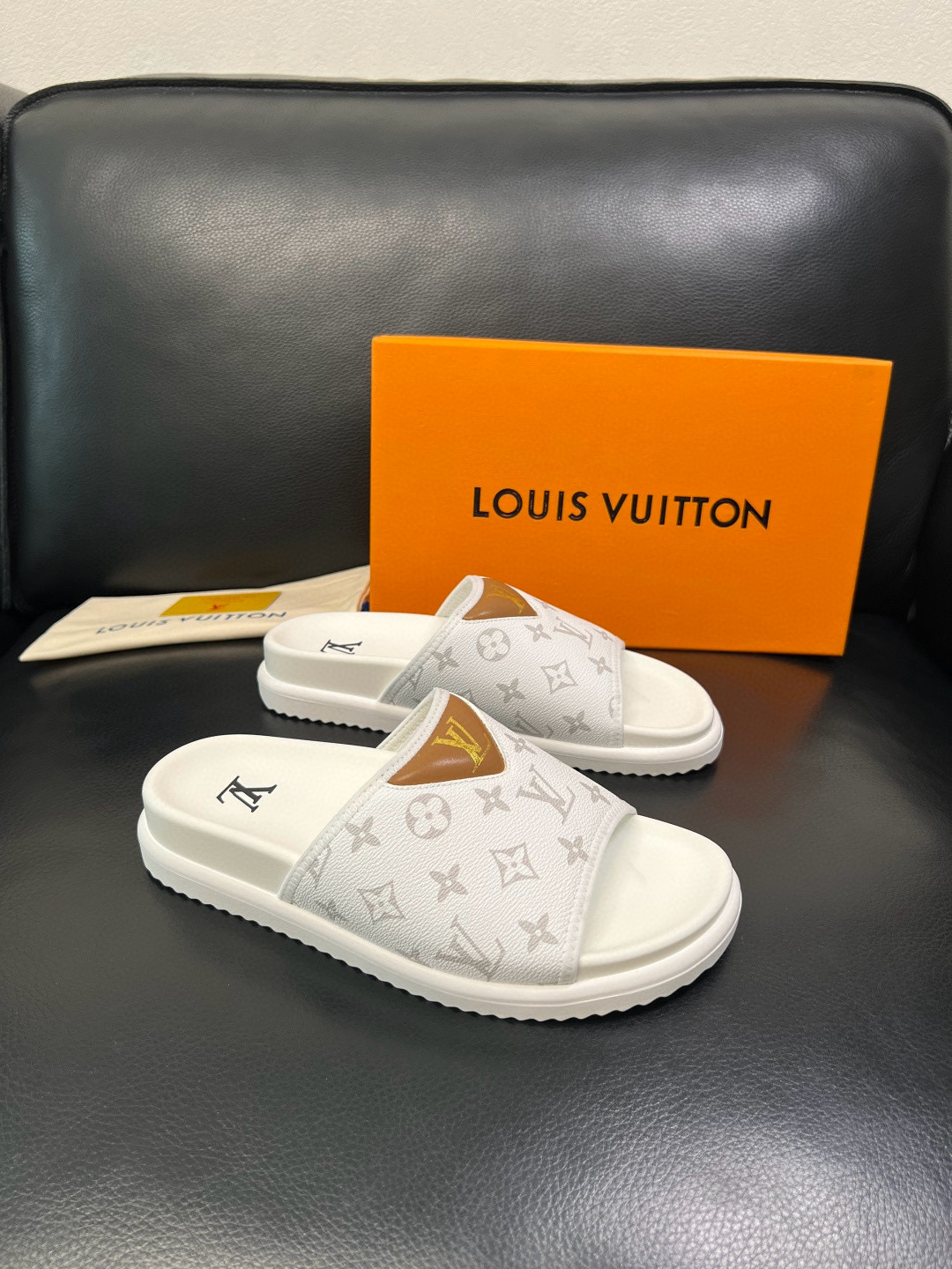루이비통 Louis Vuitton 슬리퍼