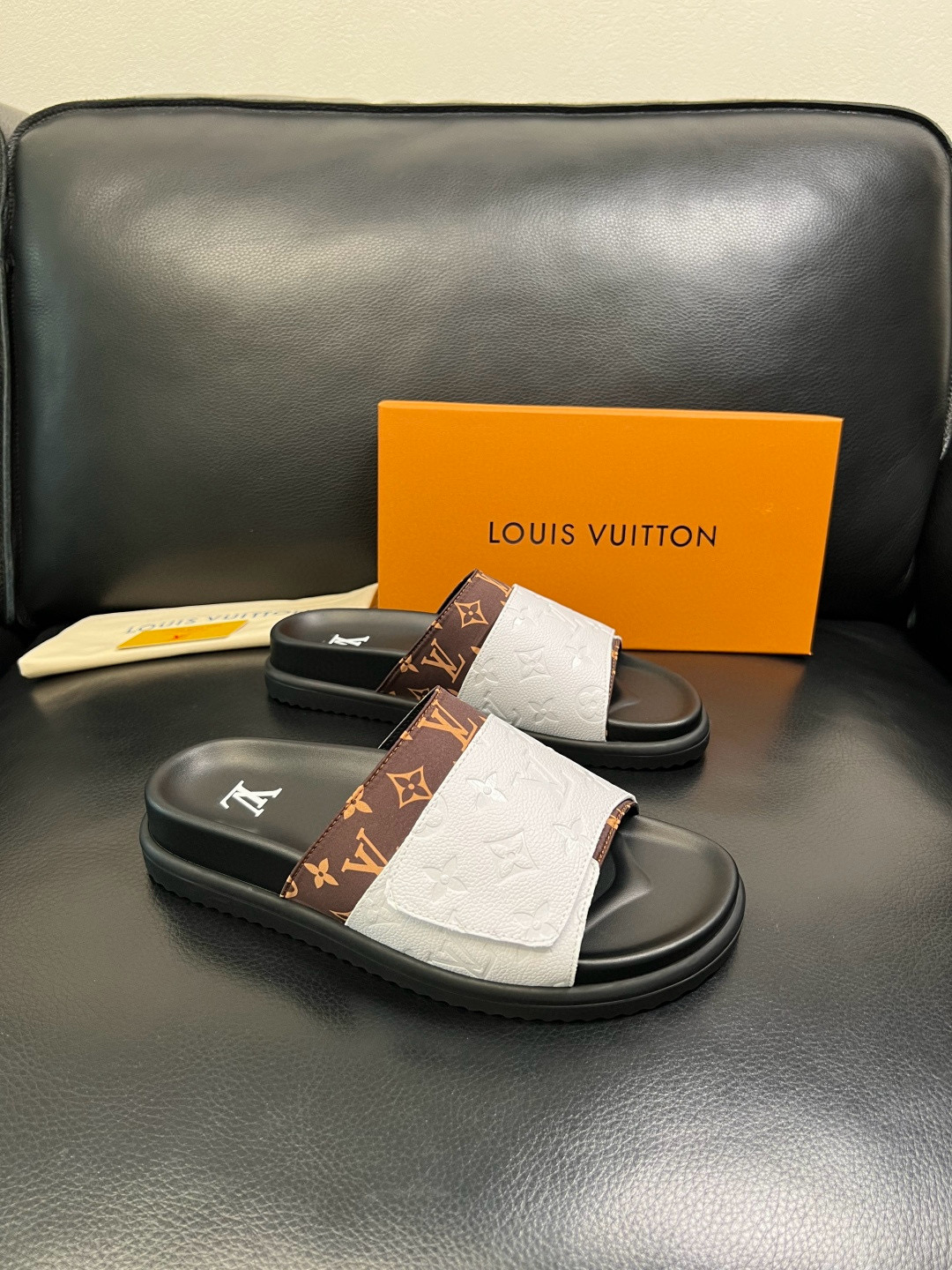 루이비통 Louis Vuitton 슬리퍼
