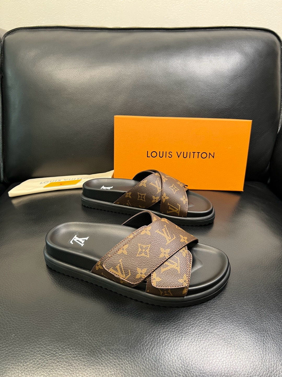 루이비통 Louis Vuitton 슬리퍼