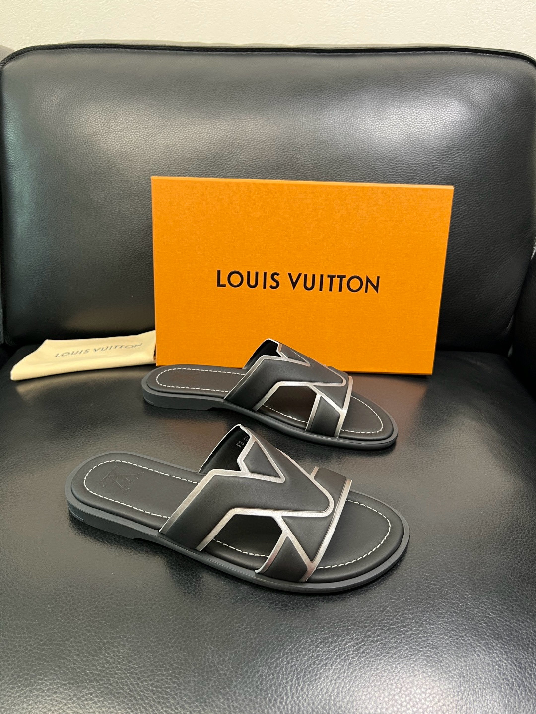루이비통 Louis Vuitton 슬리퍼