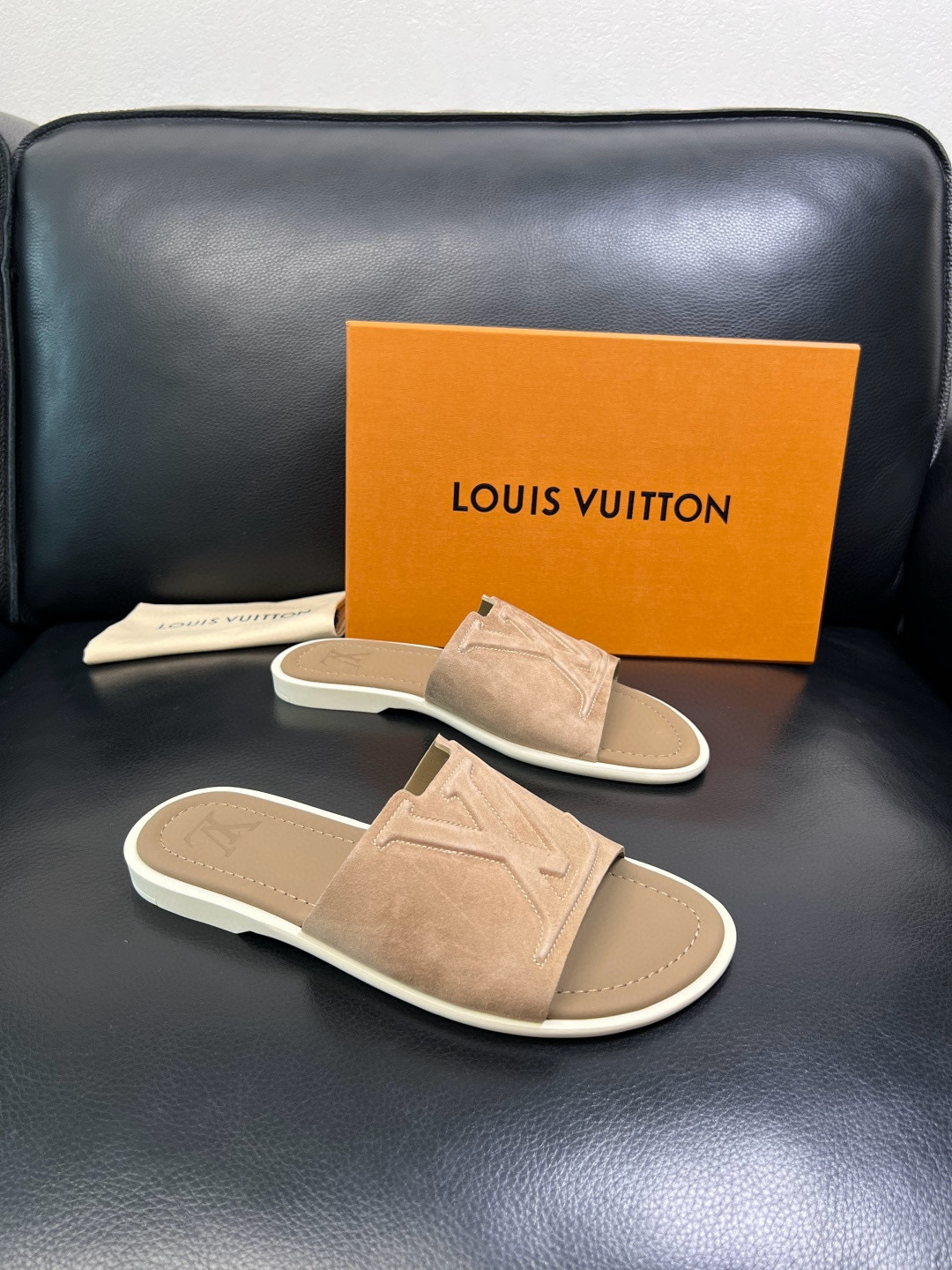 루이비통 Louis Vuitton 슬리퍼