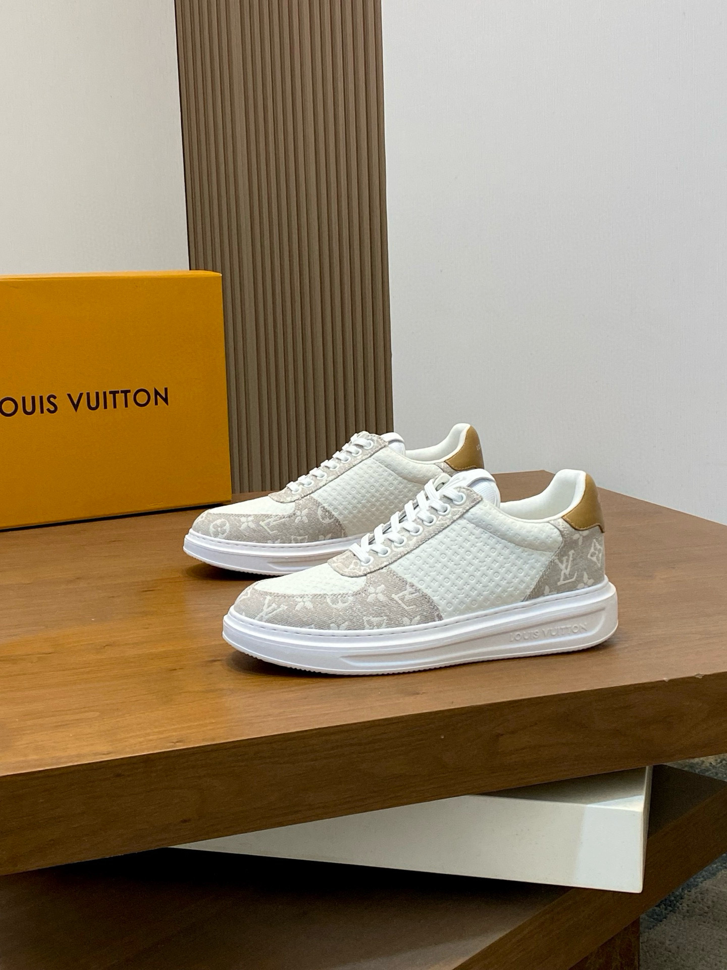 루이비통 Louis Vuitton 스니커즈