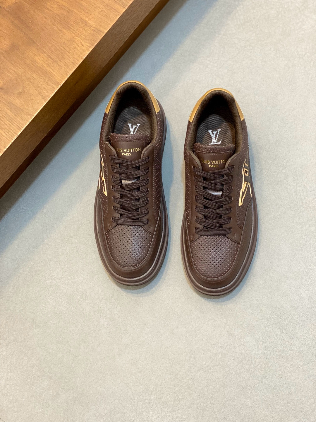 루이비통 Louis Vuitton 스니커즈
