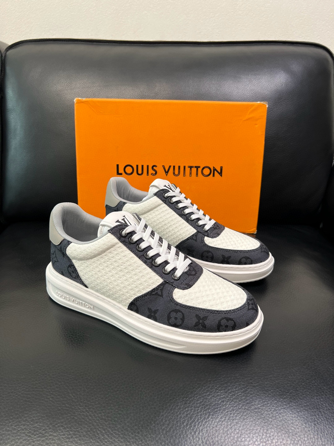 루이비통 Louis Vuitton 스니커즈