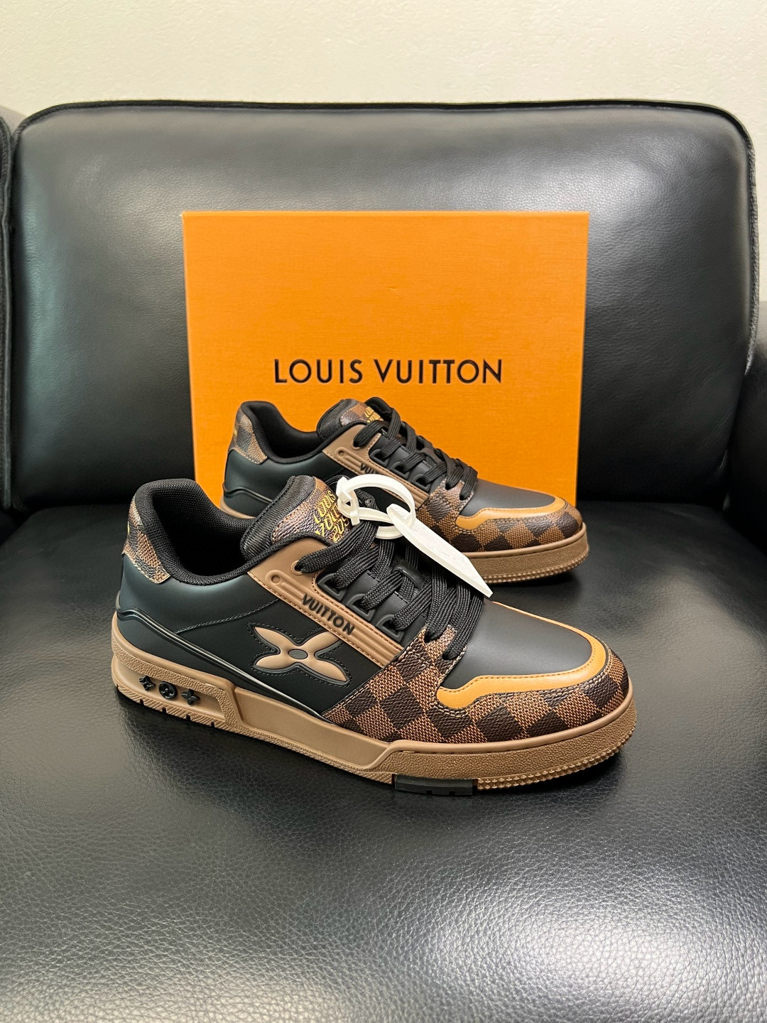 루이비통 Louis Vuitton 스니커즈
