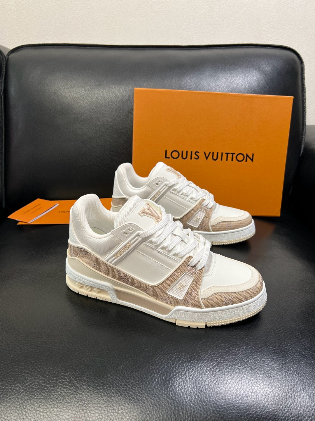 루이비통 Louis Vuitton 스니커즈