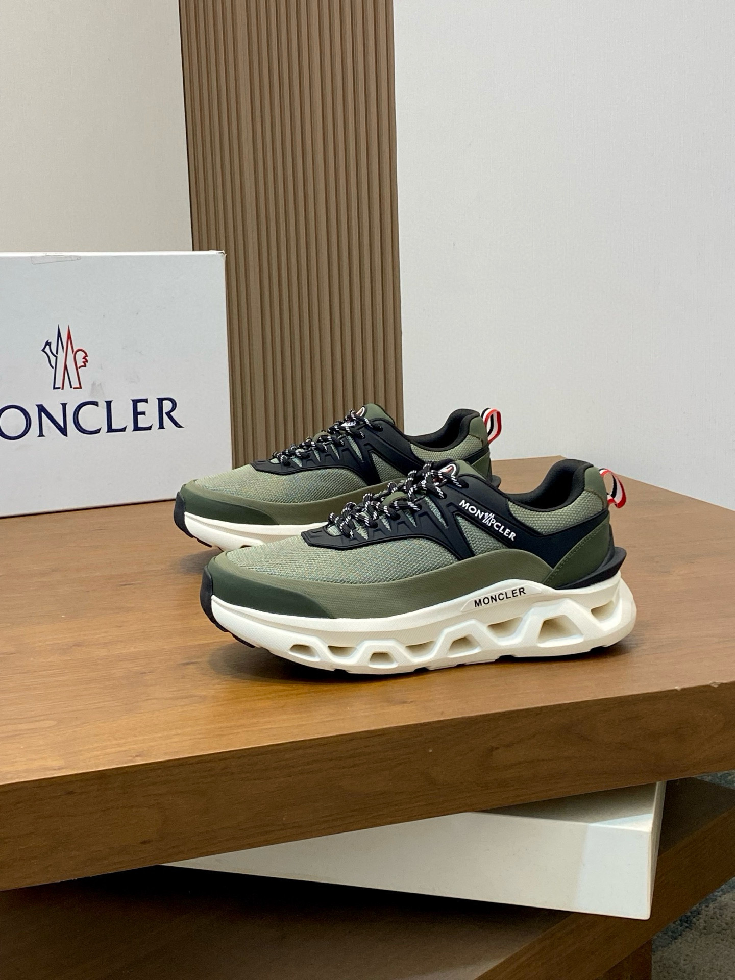 몽클레어 Moncler 스니커즈