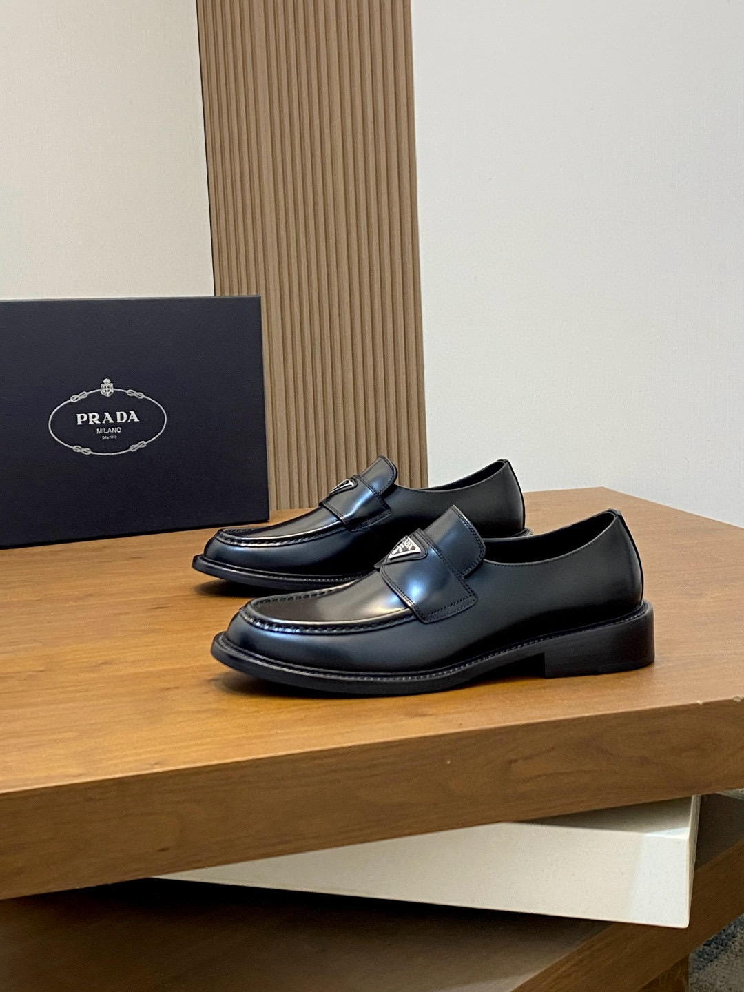 프라다 Prada 로퍼