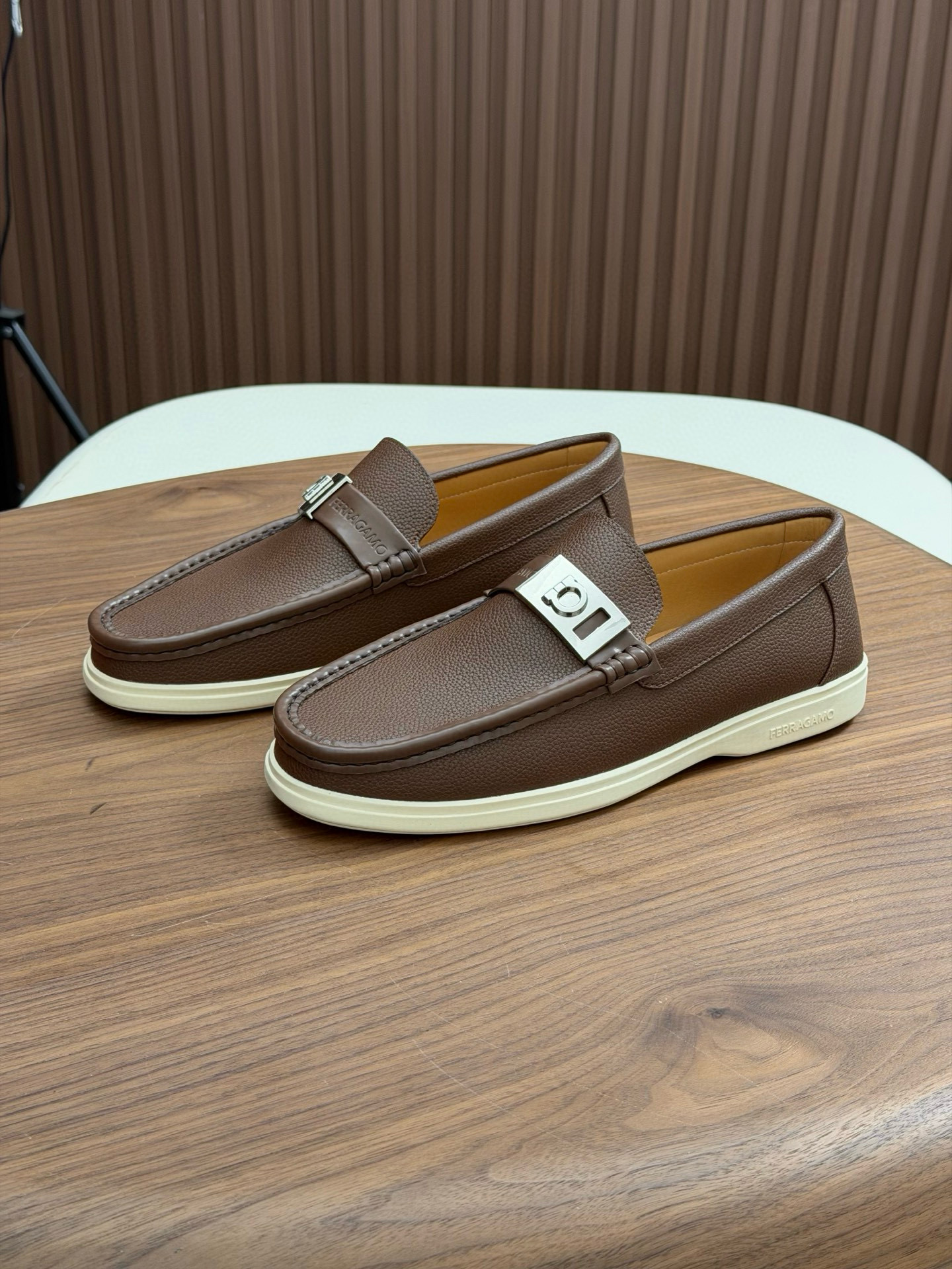 살바토레 페라가모 Salvatore Ferragamo 로퍼