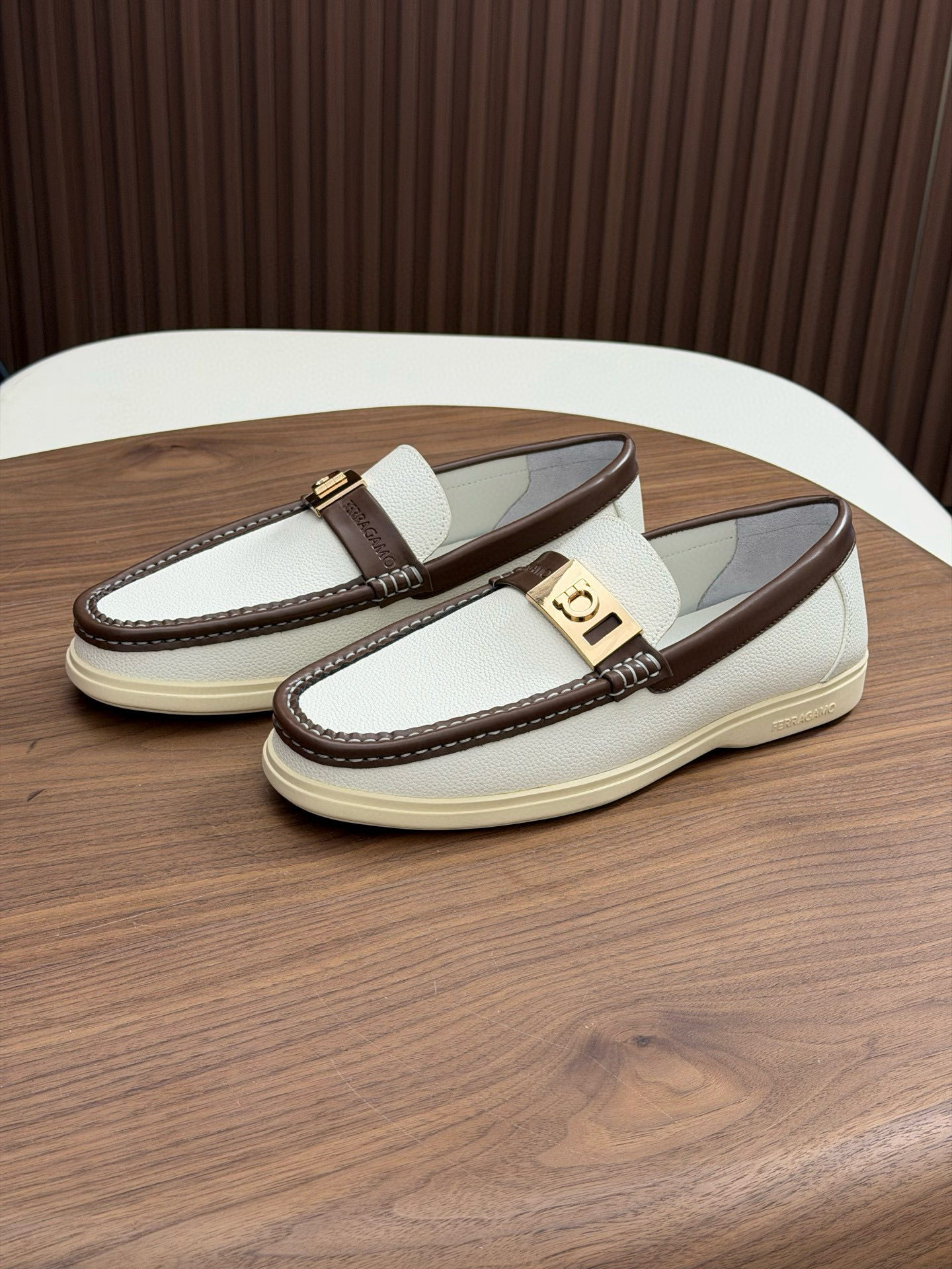 살바토레 페라가모 Salvatore Ferragamo 로퍼