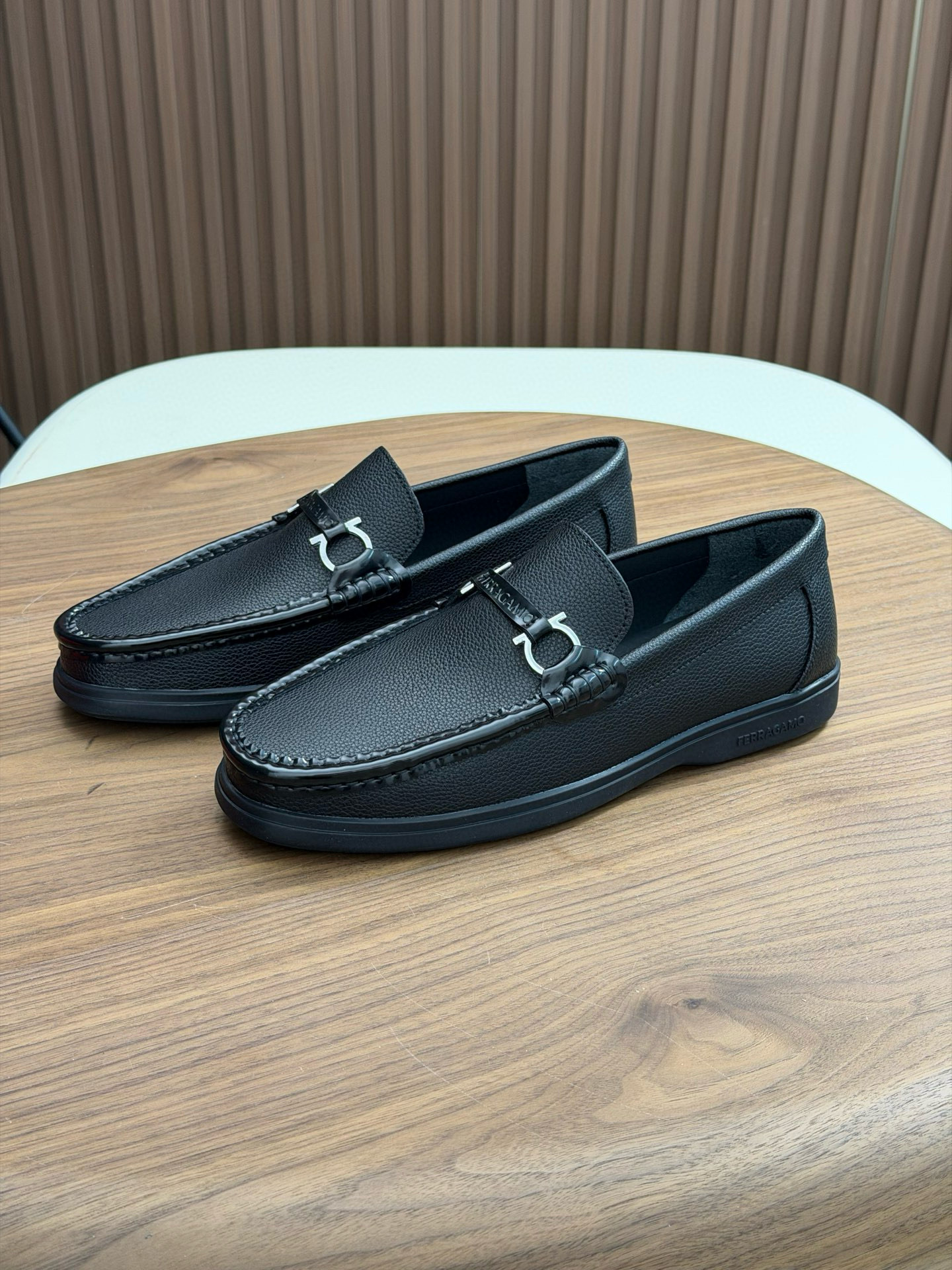 살바토레 페라가모 Salvatore Ferragamo 로퍼