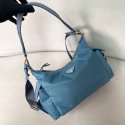 프라다 Prada 1BC264 Explore 라지 리나일론 및 가죽 핸드백 Aviation Blue 32cm