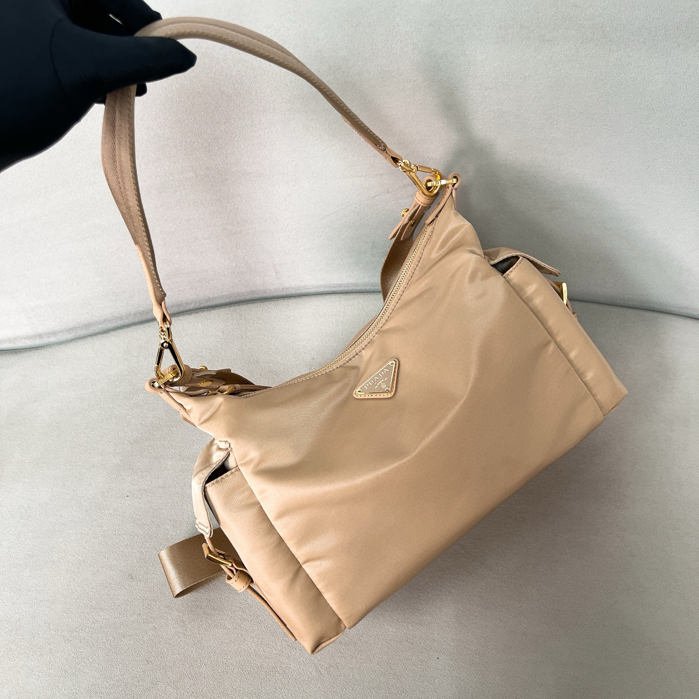 프라다 Prada 1BC264 Explore 라지 리나일론 및 가죽 핸드백 Camel 32cm