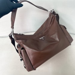 프라다 Prada 2VH204 Explore 가죽 숄더 백 Coffee 43cm