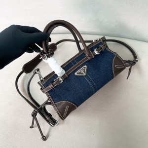 프라다 Prada 1BA486 Bonnie 소형 데님 및 가죽 핸드백 Blue and Coffee 23.5cm
