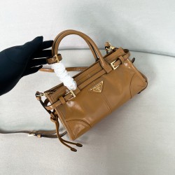 프라다 Prada 1BA486 LuxSoft Bonnie 미니 가죽 핸드백 Cameo 23.5cm