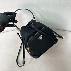 프라다 Prada 1BH038 Duet Re-Nylon 듀엣 리나일론 버킷 백 Black 23cm
