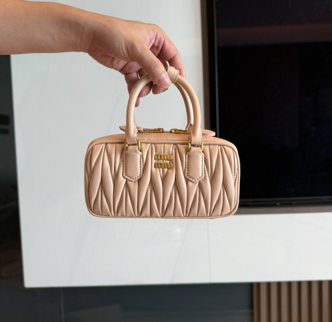 미우 미우 Miu Miu 5BP088 Arcadie 마테라쎄 나파 가죽 미니 백 Water Lily 19cm
