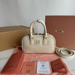 미우 미우 Miu Miu 5BP088 Arcadie 레더 미니 백 White 19cm