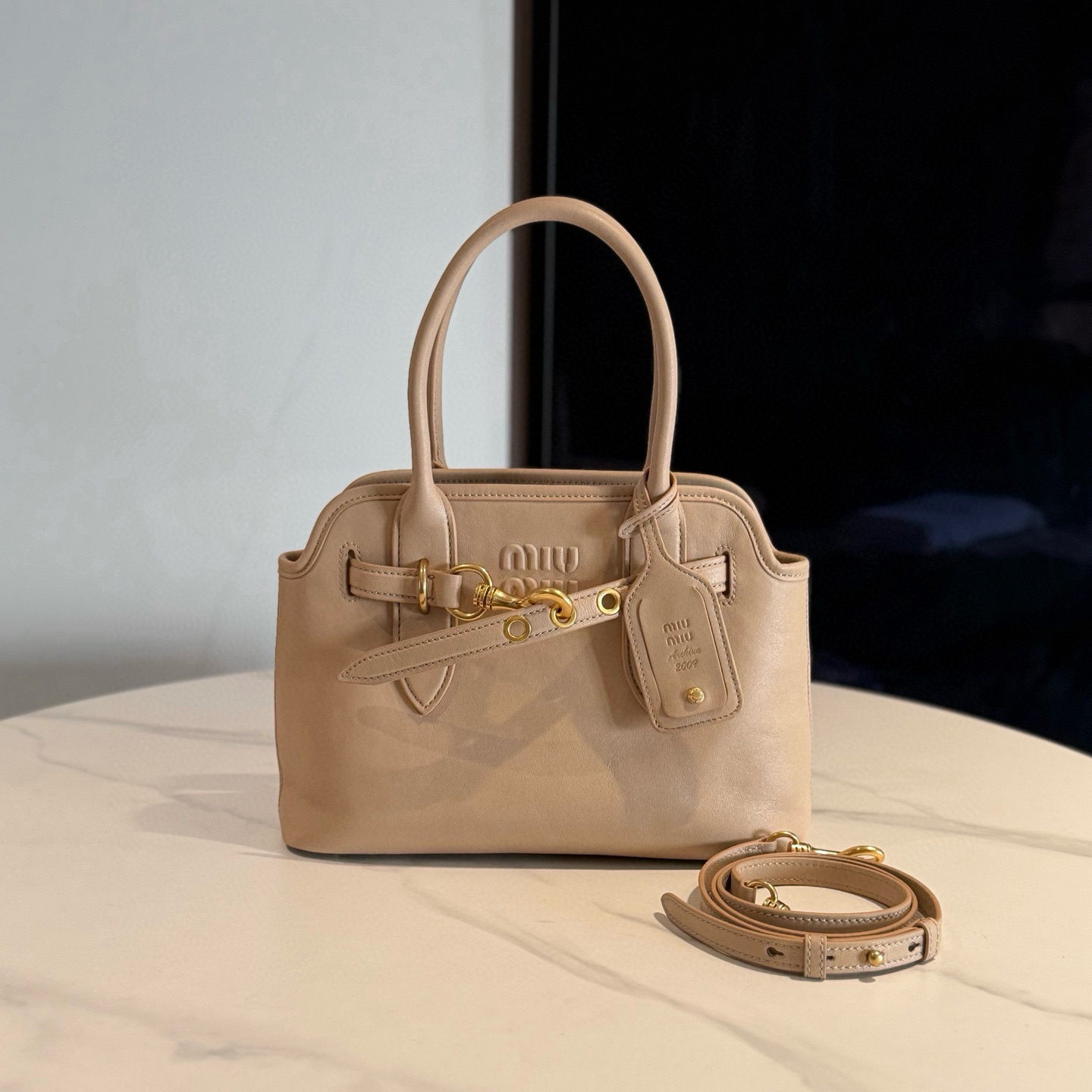 미우 미우 Miu Miu 5BA292 Aventure Nappa  나파 가죽 백 Cord 30cm