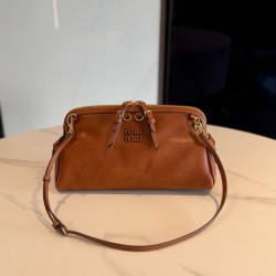 미우 미우 Miu Miu 5BF130 Caprice 카프리스 가죽 클러치 Cognac 28cm
