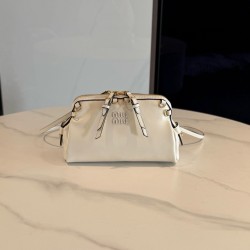 미우 미우 Miu Miu 5BF131 Caprice 가죽 클러치 White 24cm