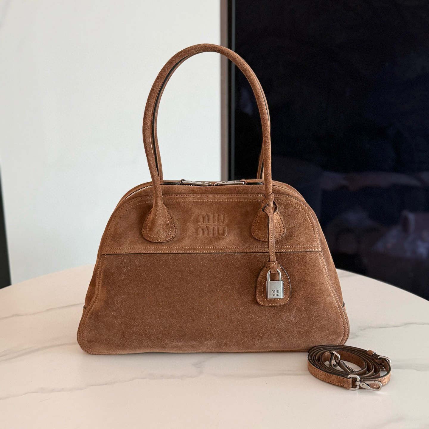 미우 미우 Miu Miu 5BB196 Vivant 스웨이드 백 Cocoa Brown 40cm