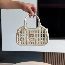미우 미우 Miu Miu 5BA294 가죽 바스켓 Chalk White 24cm