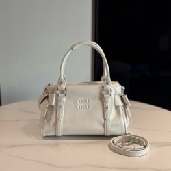 미우 미우 Miu Miu 5BA327 가죽 탑 핸들 백 White 28cm
