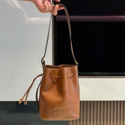 미우 미우 Miu Miu 5BE090 레더 버킷백 Cognac 14cm