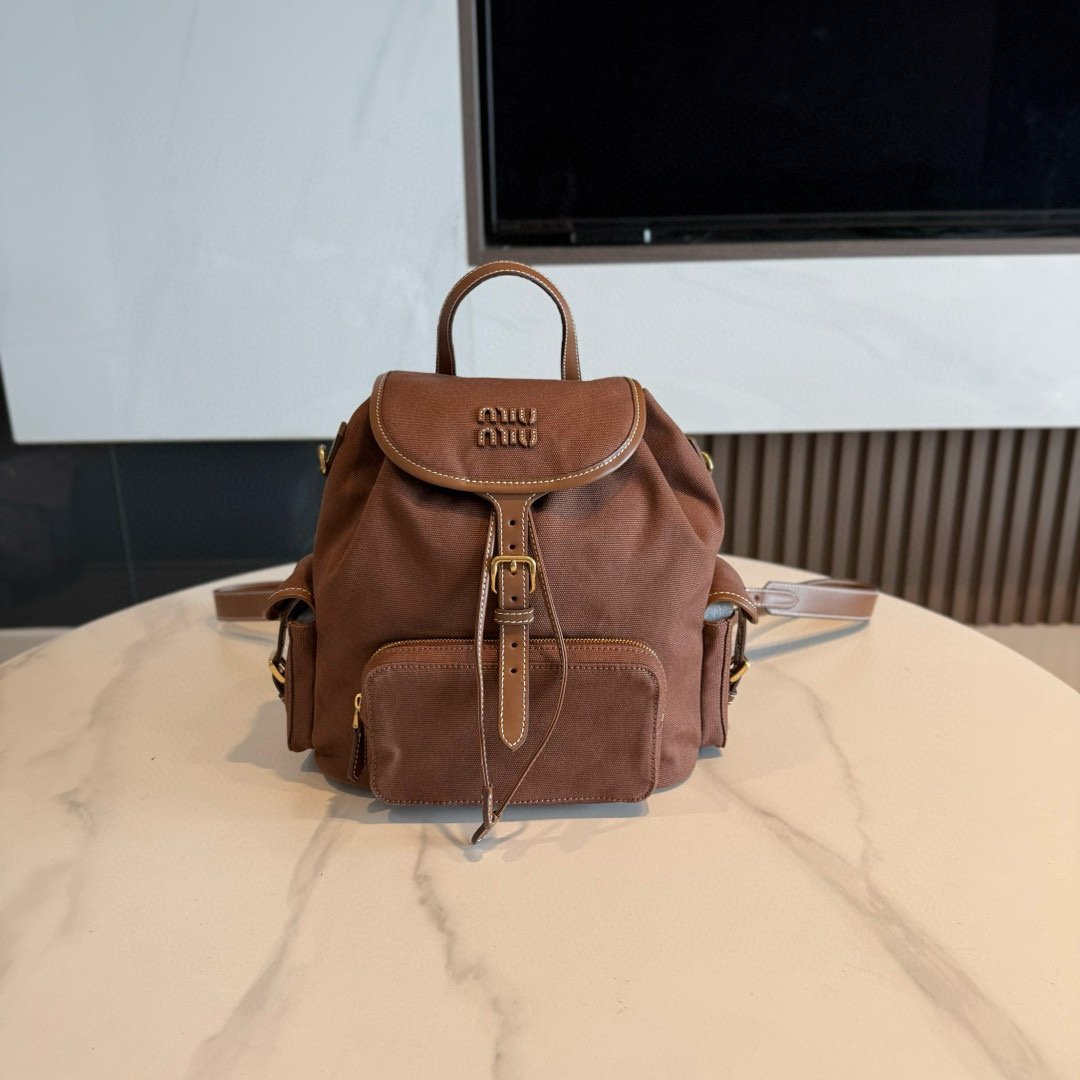 미우 미우 Miu Miu 5BZ042 캔버스 및 가죽 백팩 Brandy 25cm
