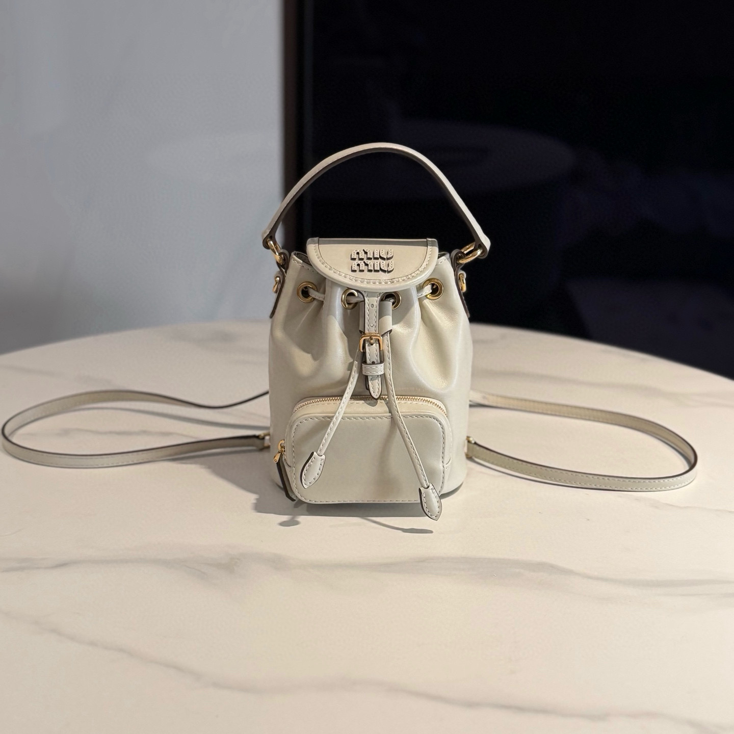 미우 미우 Miu Miu 5BZ045 가죽 백팩 White 14cm