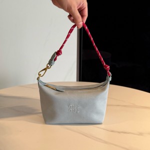 미우 미우 Miu Miu 5NE841 개버딘 파우치 Astral Blue and Amaranth 19cm