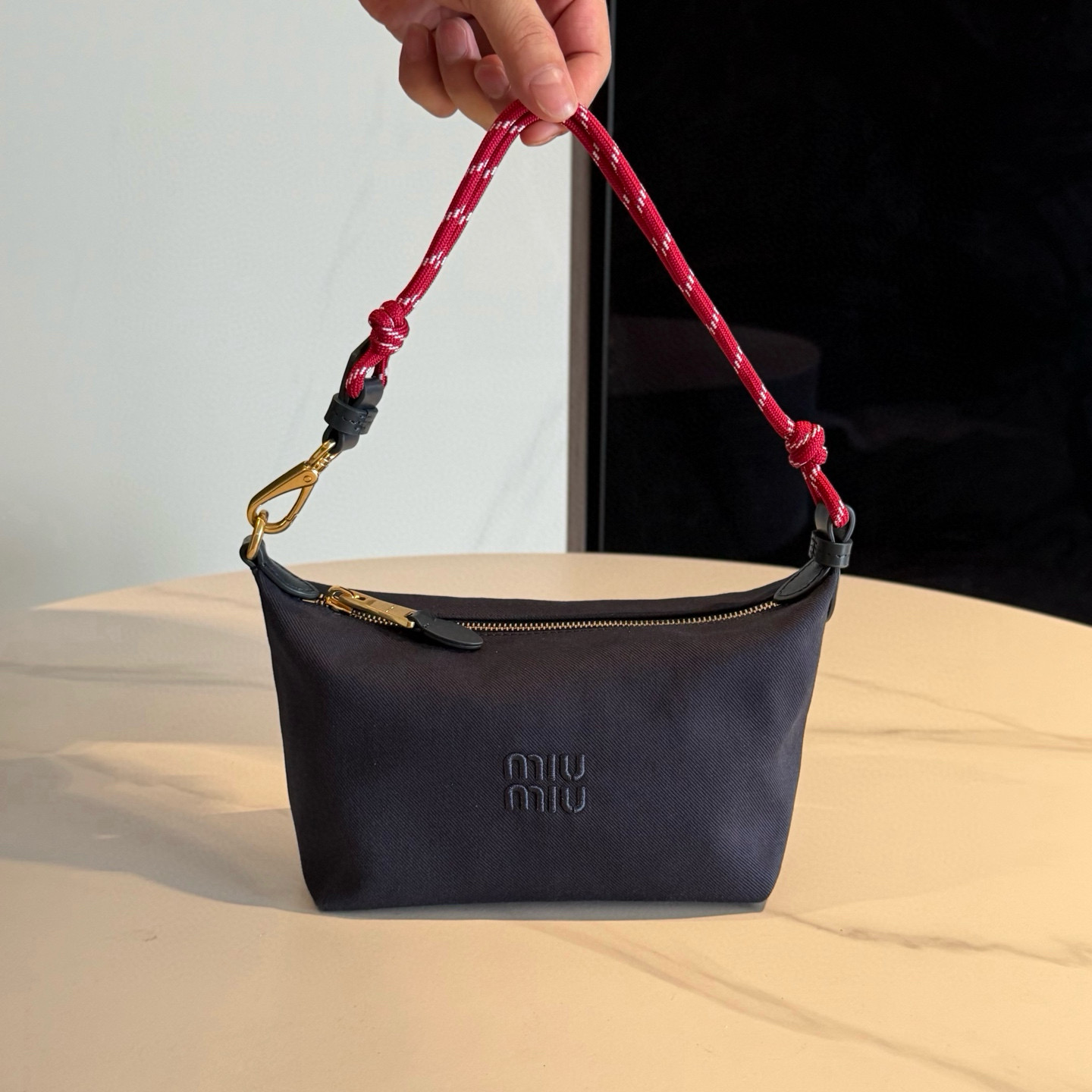미우 미우 Miu Miu 5NE841 개버딘 파우치 Black 19cm