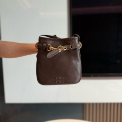 미우 미우 Miu Miu 5NR461 나파 가죽 파우치 Briarwood 17cm
