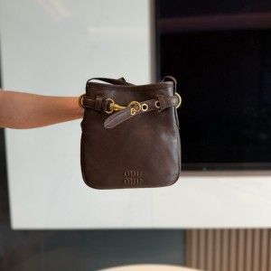 미우 미우 Miu Miu 5NR461 나파 가죽 파우치 Briarwood 17cm