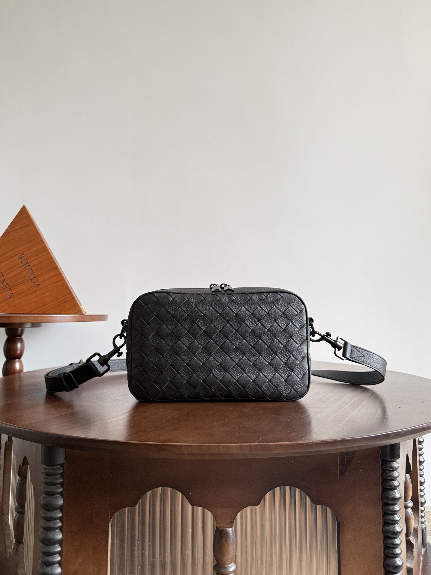 보테가 베네타 Bottega Veneta 755923 Intrecciato Camera Bag 24.5CM