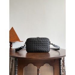 보테가 베네타 Bottega Veneta 755923 Intrecciato Camera Bag 24.5CM