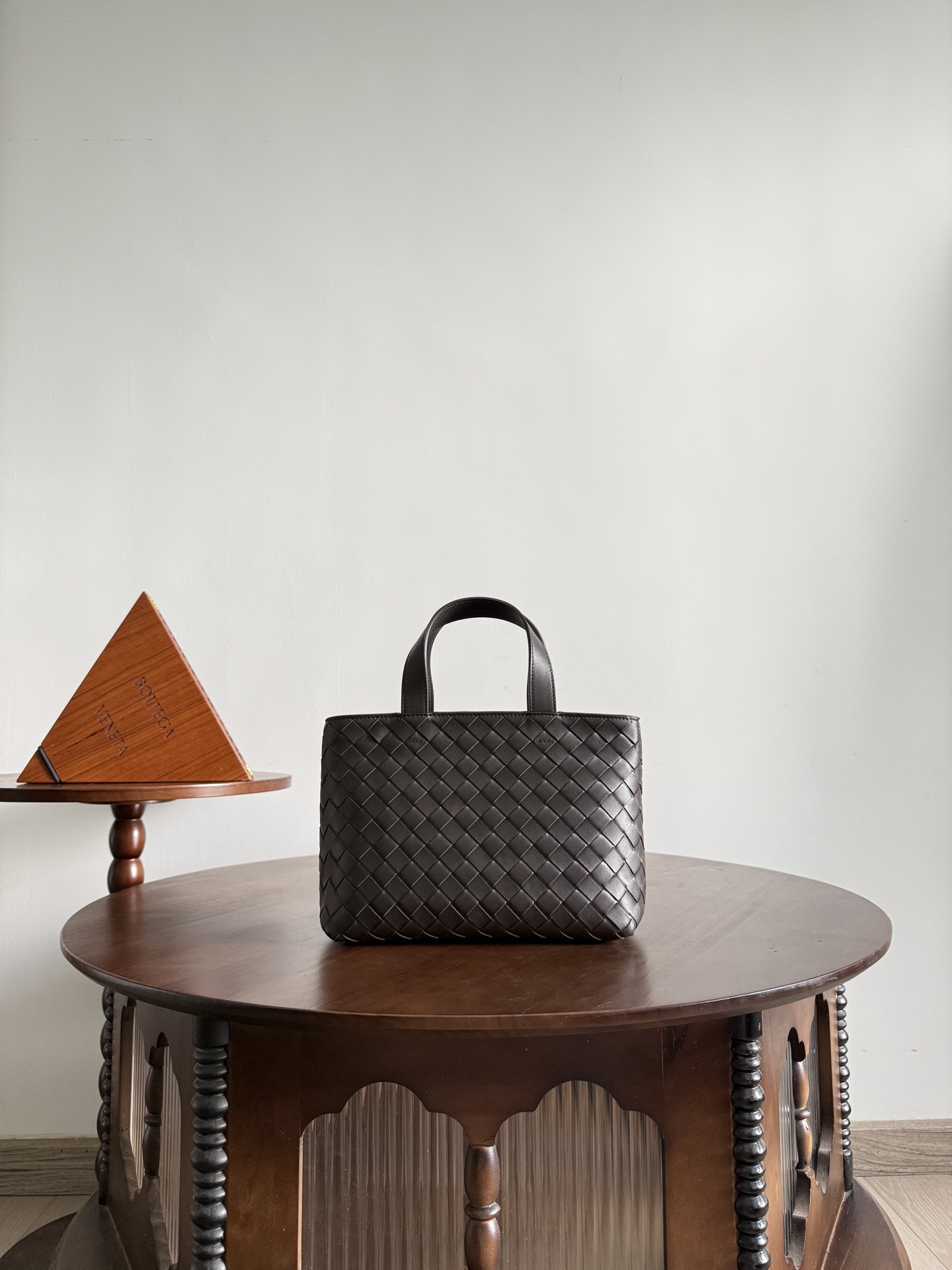 보테가 베네타 Bottega Veneta 855504 Mini Intrecciato Zipped Tote 27cm